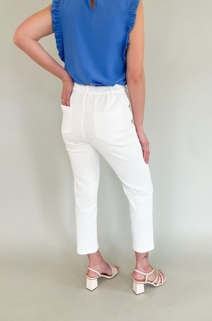 The Wrenley Washed Utility Denim Pants are so elevated and comfortable. They are a nice update to a basic jean. They feel soft and stretchy, and pair beautifully with any bright top. The waist is elastic for extra stretch. Plus, the button details and large pockets are a trendy feature we are loving! 
