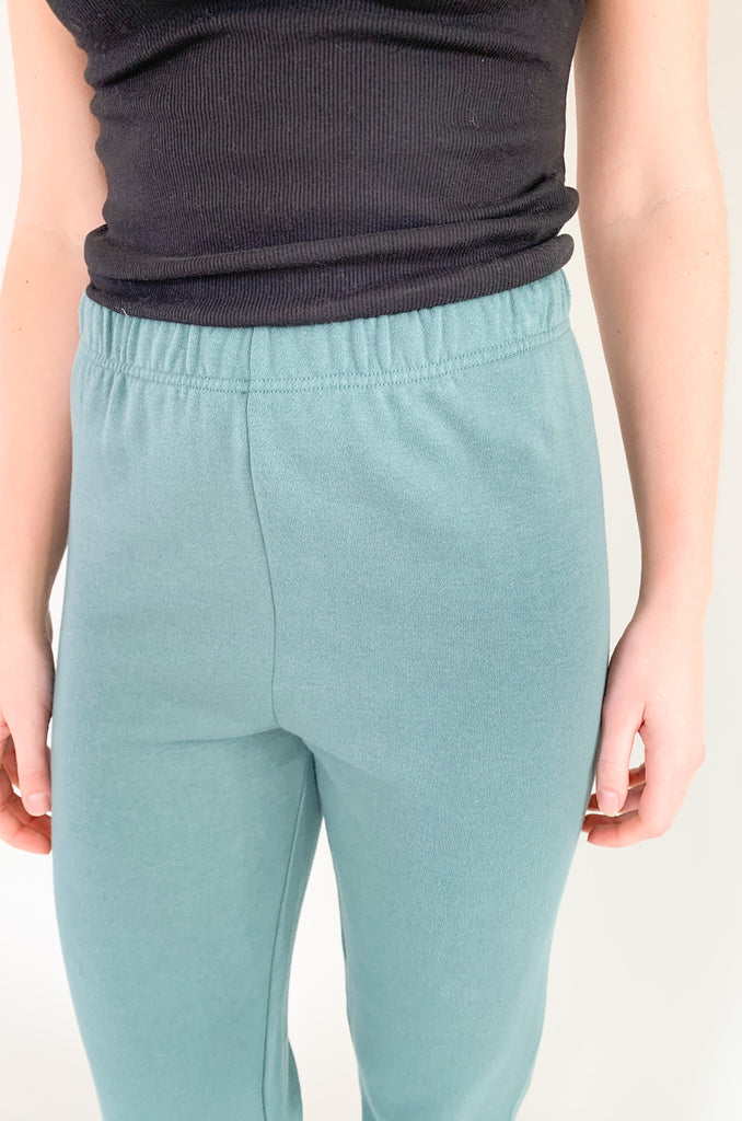 Here's your sign to replace your go-to joggers this season! We love these [Z SUPPLY] Classic Gym Joggers because they are so soft and cozy. The outside feels like a well-loved jersey cotton while the inside is lined with fleece. Pair them with our new matching pullover for the complete look!