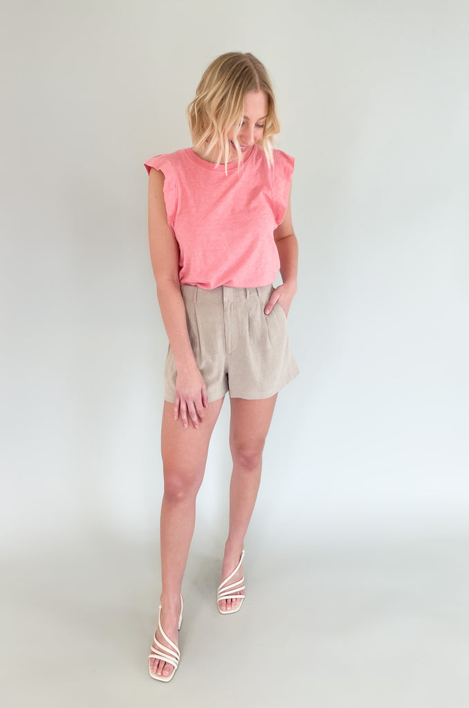 The [Z SUPPLY] Farah Shorts will be your new fave, made from the softest breathable fabric. This style has pleating on the front, adding a vintage touch. They are comfortable and easy, especially with the elastic back waistband. makes it easy to get the perfect fit.