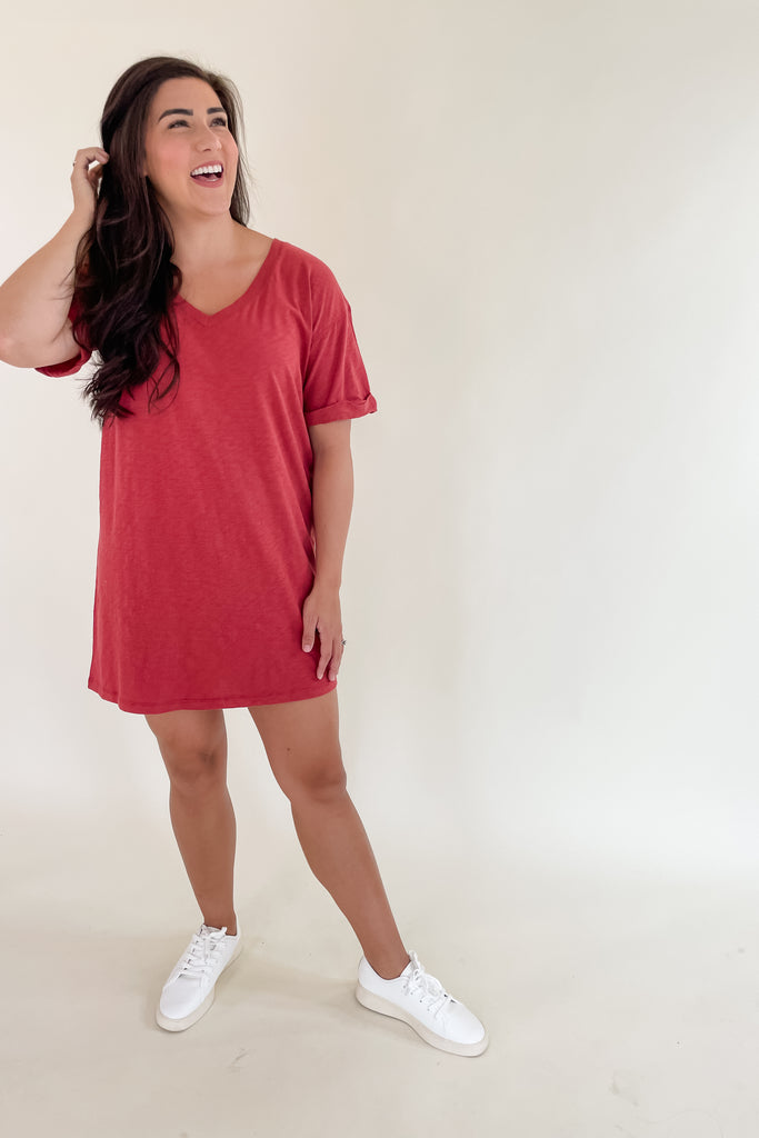 Who doesn't love a t-shirt dress like our new [Z SUPPLY] V Neck T Shirt Dress! The V-Neck T-Shirt Dress is made from a 100% cotton Slub Jersey knit fabric. Featuring a ribbed v-neck design with rolled sleeves, this dress is an easy essential you’ll want to have on-hand. It's so cute and comfy!